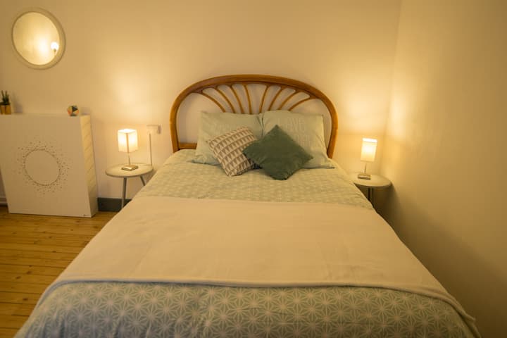 Hébergement · Cholet · ★4,94 · 1 chambre · 1 lit · 1 salle de bain